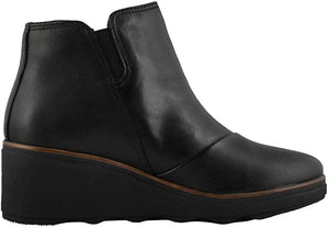 Clarks Collection Women's Mazy Eastham Booties - Size: 5M